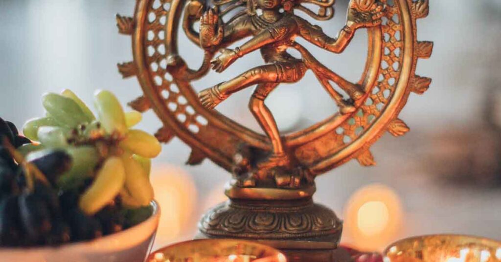 natraj idol with fruits